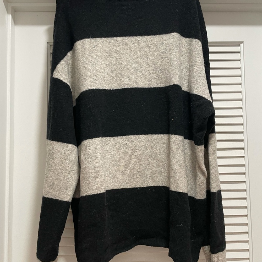 Black and grey strap sweater